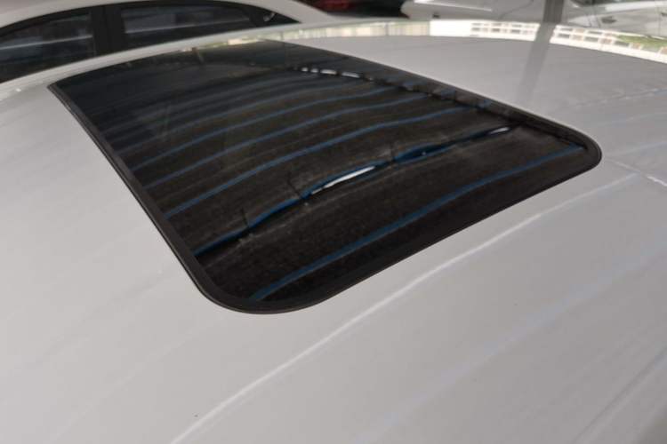 Used Roewe i5 2021 1.5L CVT Diamond Edition Roof