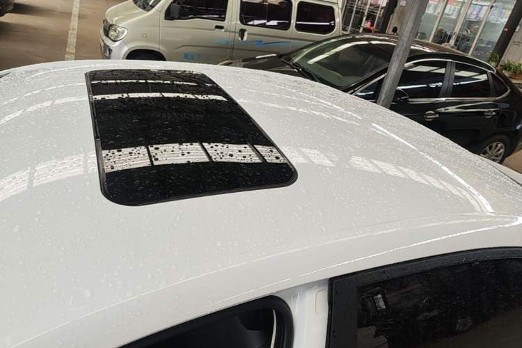 Used Roewe i5 2021 Revised Version 1.5L CVT Diamond Edition Roof