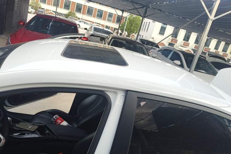 Used Roewe i5 2021 1.5L CVT Diamond Edition Roof