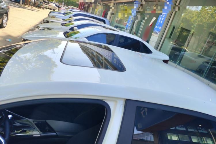Used Roewe i5 2021 1.5L CVT Platinum Edition Roof