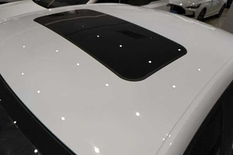 Used Roewe i5 2021 1.5L CVT Diamond Edition Roof