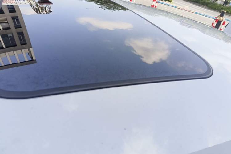 Used Roewe i5 2021 1.5L CVT Diamond Edition Roof