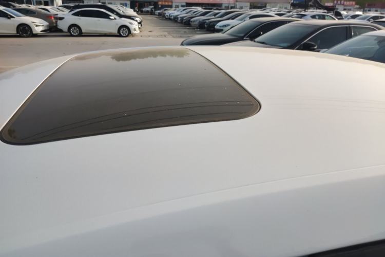 Used Roewe i5 2021 1.5L CVT Platinum Edition Roof