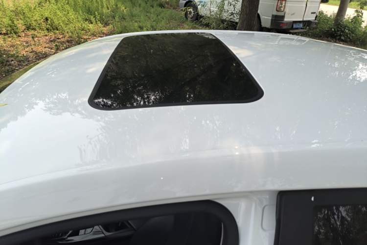 Used Roewe i5 2021 1.5L CVT Diamond Edition Roof