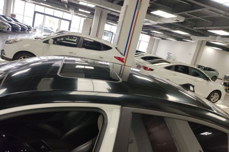 Used Roewe i5 2021 Revised Version 1.5L CVT Diamond Edition Roof