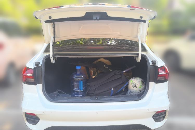Used Roewe i5 2021 1.5L Manual Diamond Edition Trunk