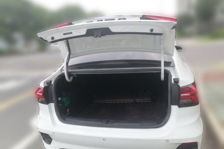 Used Roewe i5 2021 1.5L CVT Diamond Edition Trunk