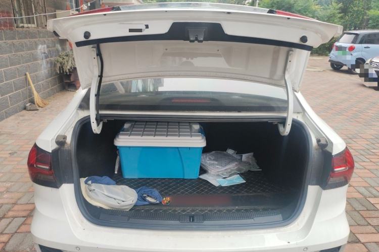 Used Roewe i5 2021 1.5L Manual Diamond Edition Trunk