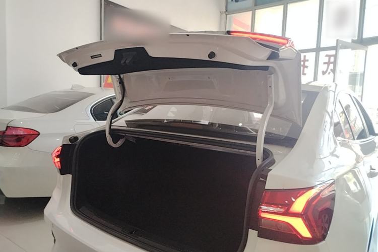 Used Roewe i5 2021 Revised Version 1.5L CVT Diamond Edition Trunk
