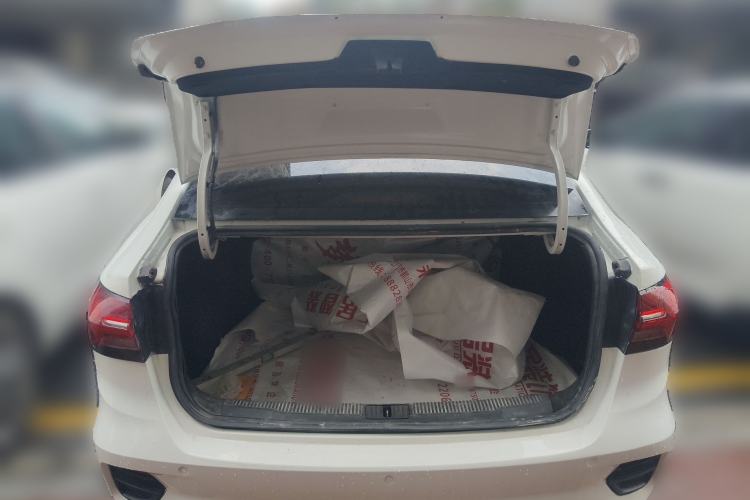 Used Roewe i5 2021 1.5L Manual Platinum Edition Trunk