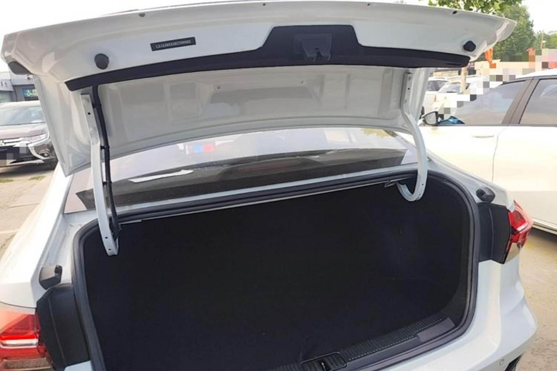 Used Roewe i5 2021 Revised Version 1.5L CVT Diamond Edition Trunk