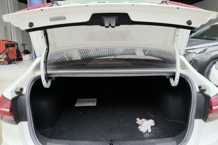 Used Roewe i5 2021 Revised Version 1.5L CVT Diamond Edition Trunk