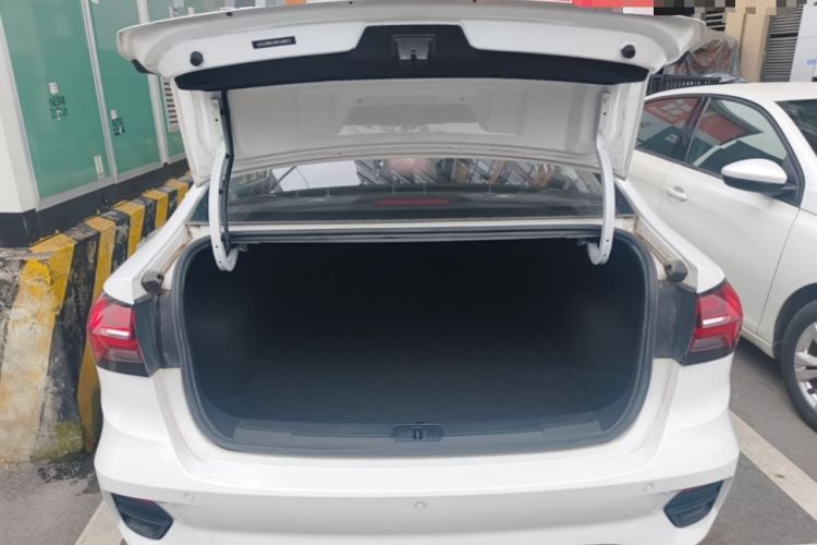 Used Roewe i5 2021 1.5L CVT Platinum Edition Trunk