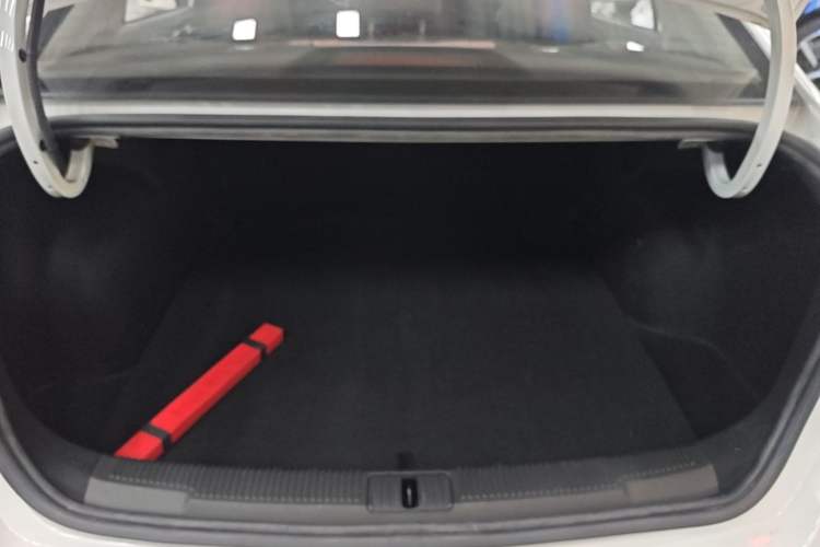 Used Roewe i5 2021 1.5L CVT Platinum Edition Trunk