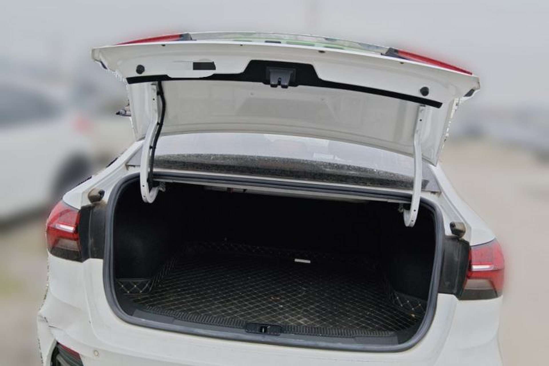 Used Roewe i5 2021 1.5L CVT Platinum Edition Trunk