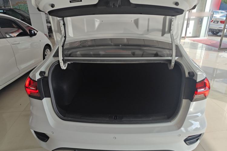 Used Roewe i5 2021 Revised Version 1.5L CVT Diamond Edition Trunk