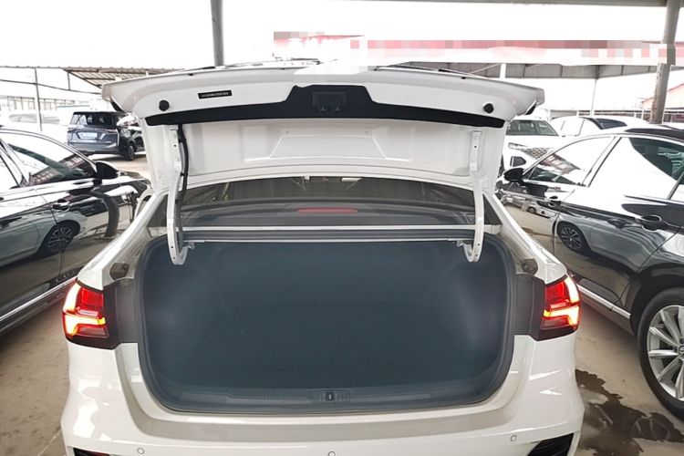 Used Roewe i5 2021 Revised Version 1.5L CVT Diamond Edition Trunk