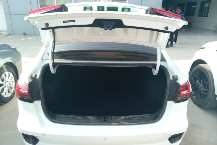 Used Roewe i5 2021 1.5L Manual Platinum Edition Trunk