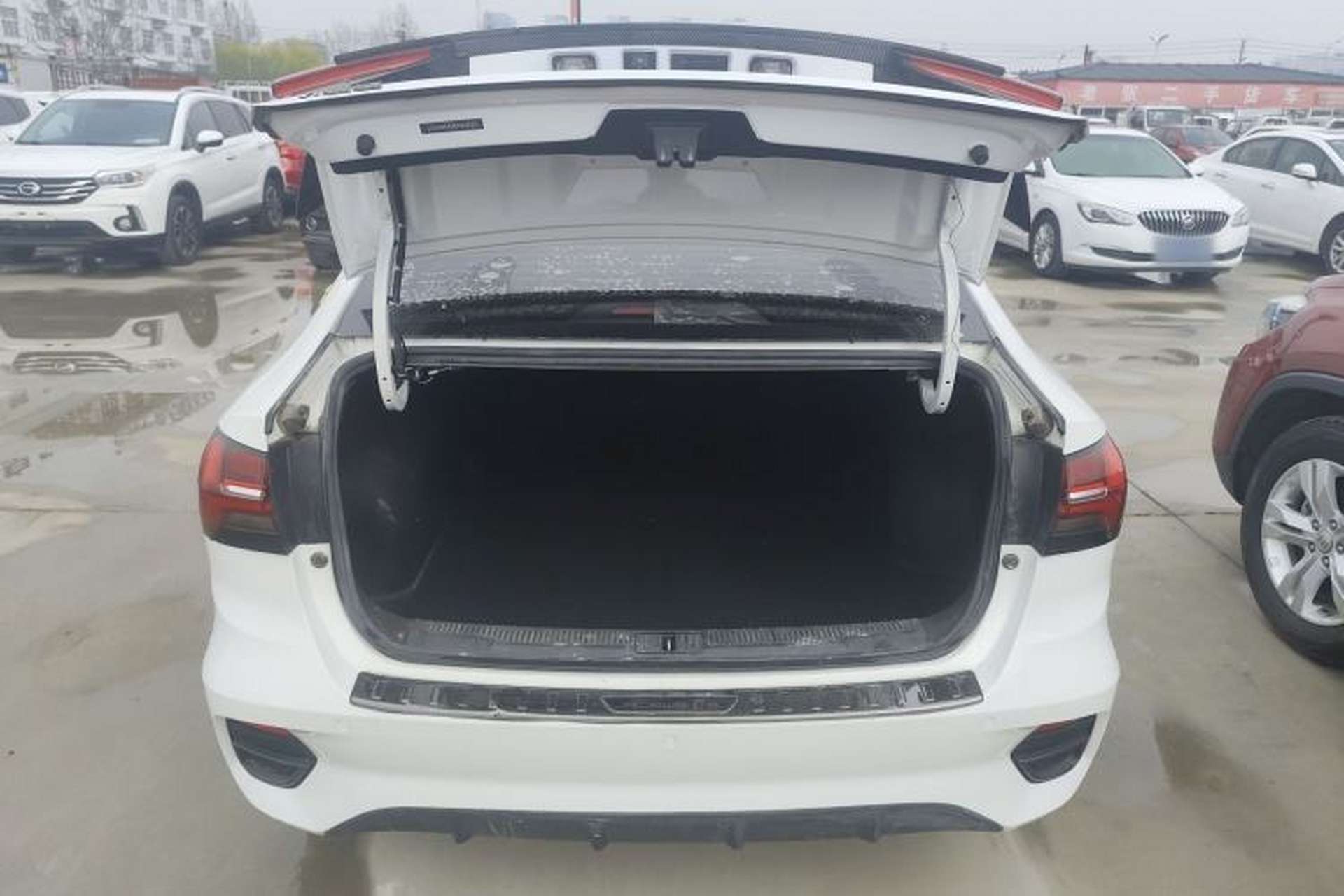 Used Roewe i5 2021 1.5L CVT Starry Edition Trunk