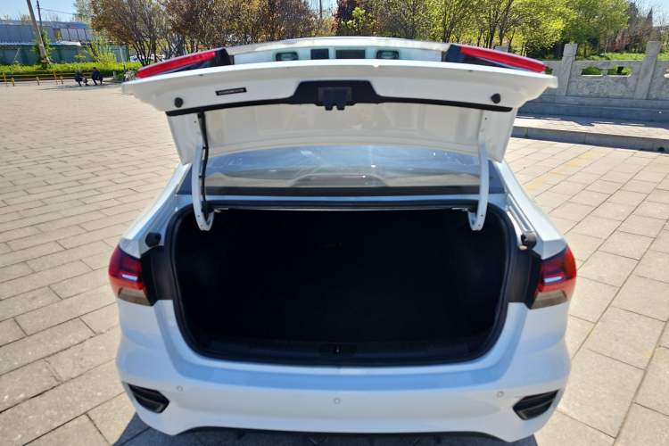 Used Roewe i5 2021 1.5L CVT Platinum Edition Trunk