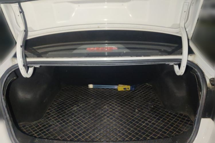 Used Roewe i5 2021 1.5L Manual Platinum Edition Trunk