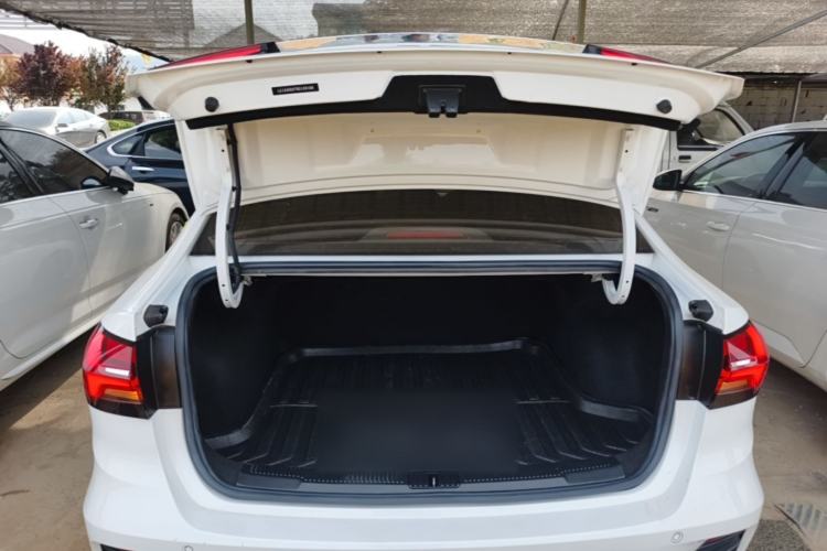 Used Roewe i5 2021 1.5L Manual Comfort Edition Trunk