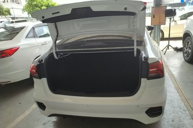 Used Roewe i5 2021 1.5L CVT Platinum Edition Trunk