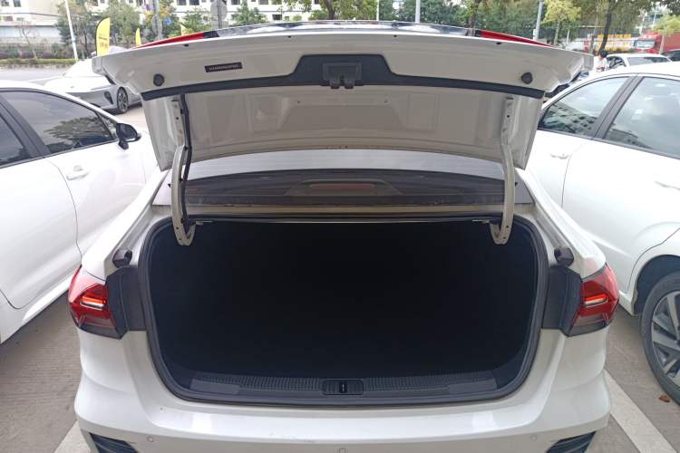 Used Roewe i5 2021 1.5L CVT Platinum Edition Trunk