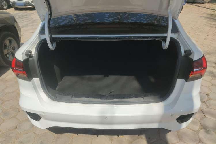 Used Roewe i5 2021 1.5L CVT Platinum Edition Trunk
