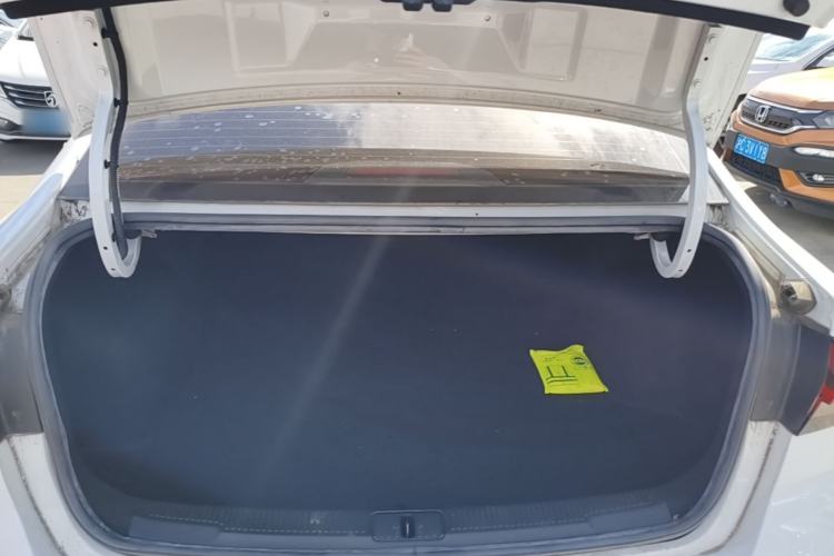 Used Roewe i5 2021 1.5L CVT Diamond Edition Trunk