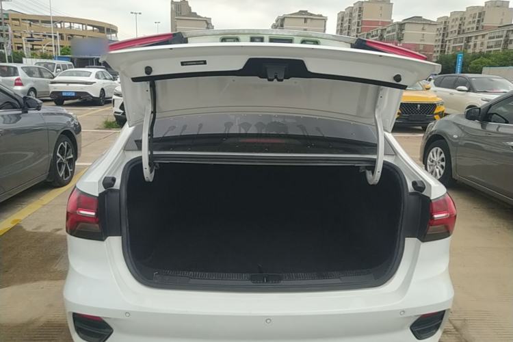 Used Roewe i5 2021 1.5L CVT Diamond Edition Trunk
