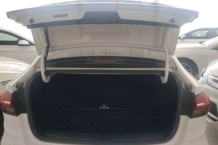 Used Roewe i5 2021 Revised Version 1.5L CVT Diamond Edition Trunk
