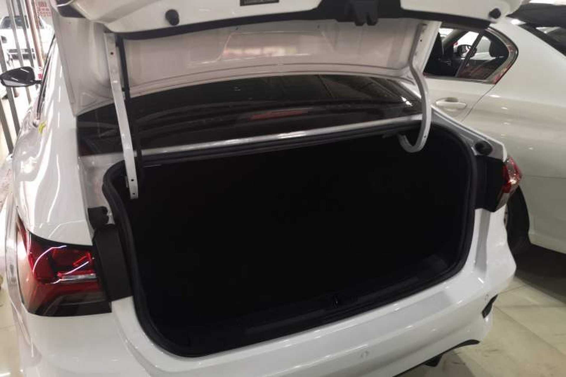 Used Roewe i5 2021 1.5L Manual Platinum Edition Trunk