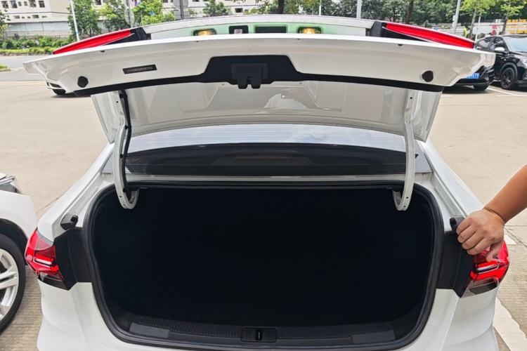 Used Roewe i5 2021 1.5L CVT Platinum Edition Trunk
