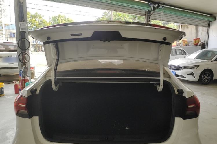 Used Roewe i5 2021 1.5L CVT Platinum Edition Trunk
