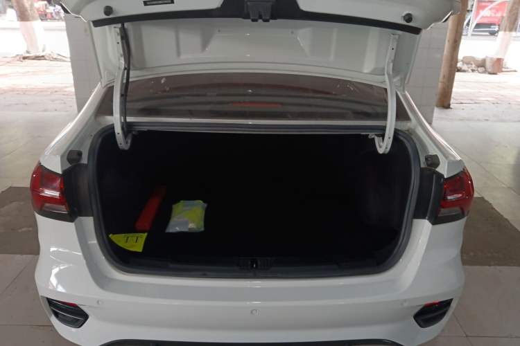Used Roewe i5 2021 1.5L CVT Platinum Edition Trunk
