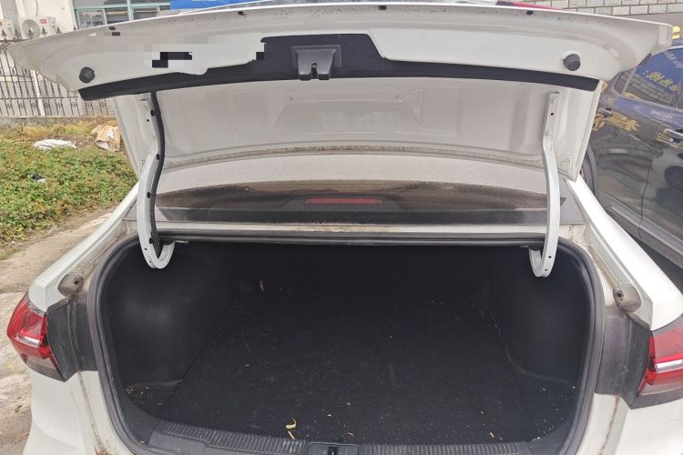 Used Roewe i5 2021 1.5L Manual Platinum Edition Trunk