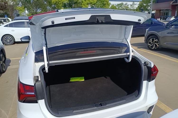 Used Roewe i5 2021 1.5L Manual Platinum Edition Trunk