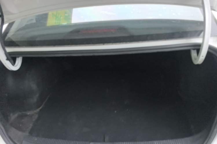 Used Roewe i5 2021 1.5L Manual Diamond Edition Trunk