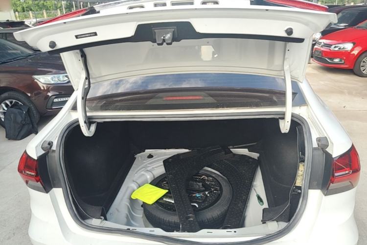 Used Roewe i5 2021 1.5L CVT Diamond Edition Trunk