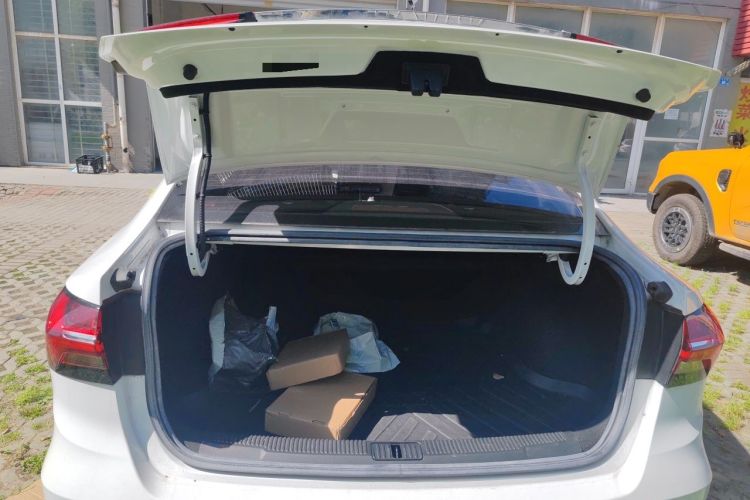 Used Roewe i5 2021 1.5L CVT Diamond Edition Trunk