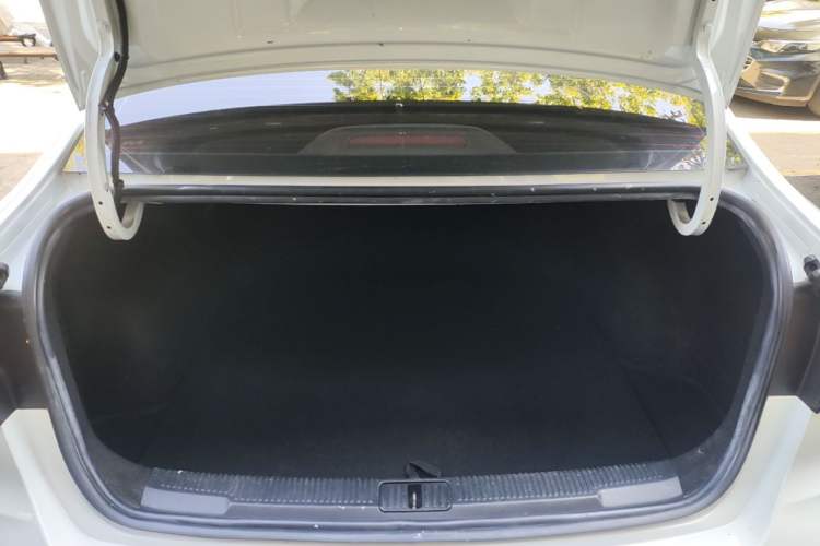 Used Roewe i5 2021 1.5L CVT Platinum Edition Trunk