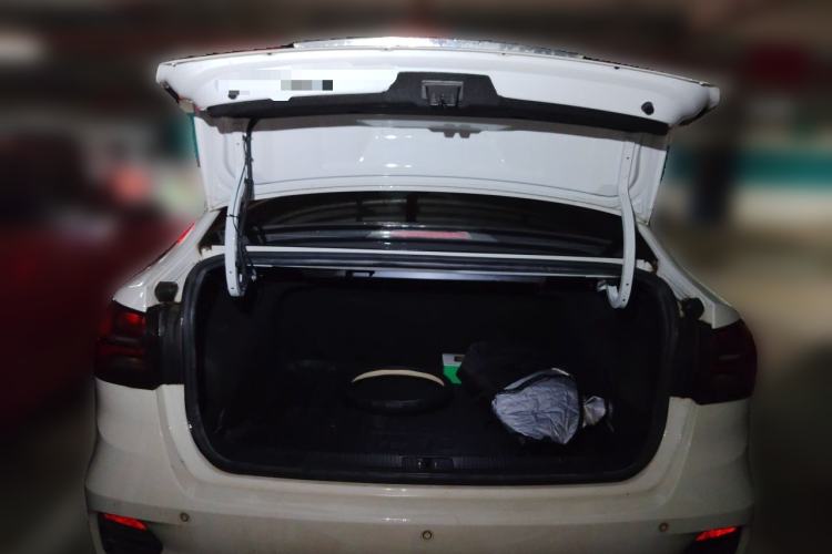 Used Roewe i5 2021 1.5L CVT Diamond Edition Trunk