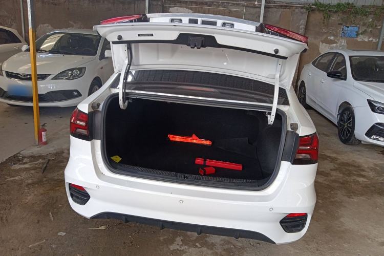 Used Roewe i5 2021 1.5L CVT Platinum Edition Trunk