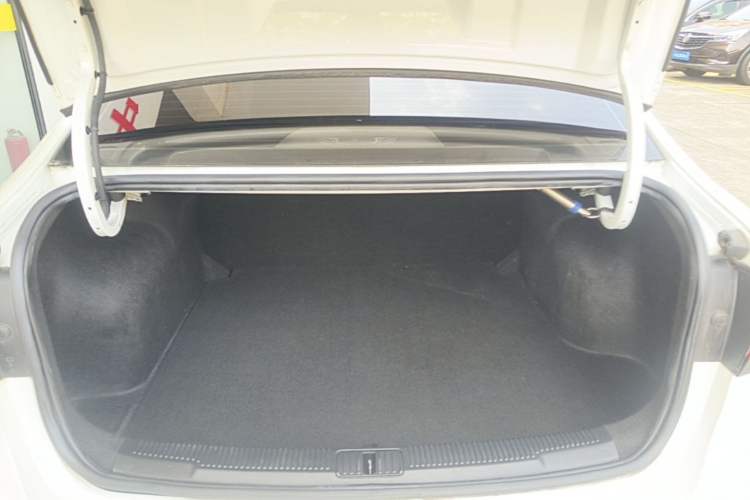 Used Roewe i5 2021 1.5L CVT Diamond Edition Trunk