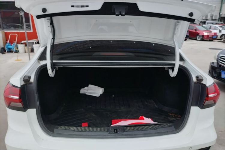 Used Roewe i5 2021 1.5L CVT Diamond Edition Trunk