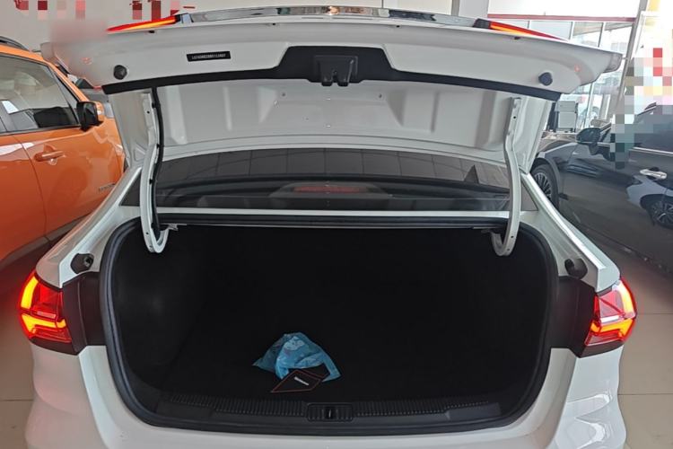 Used Roewe i5 2021 1.5L CVT Platinum Edition Trunk