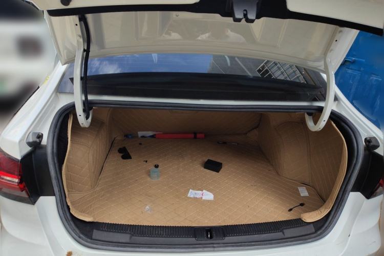 Used Roewe i5 2021 1.5L Manual Platinum Edition Trunk