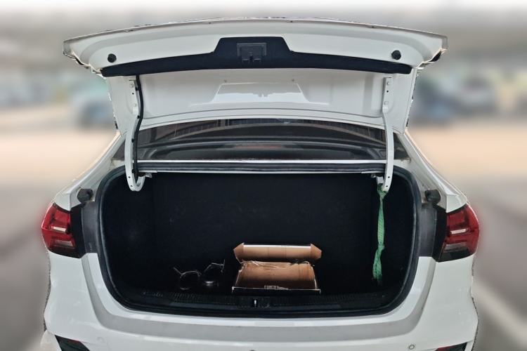 Used Roewe i5 2021 1.5L Manual Platinum Edition Trunk