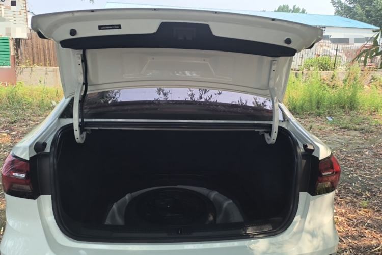 Used Roewe i5 2021 1.5L CVT Diamond Edition Trunk